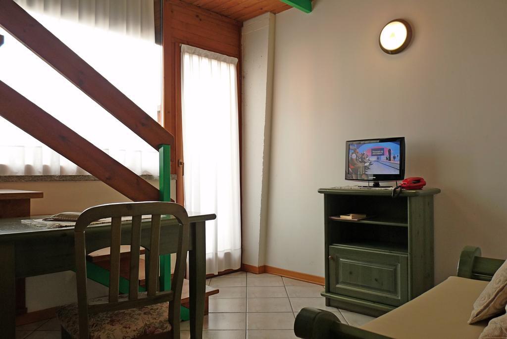 Hotel La Rosa เตโญ ภายนอก รูปภาพ