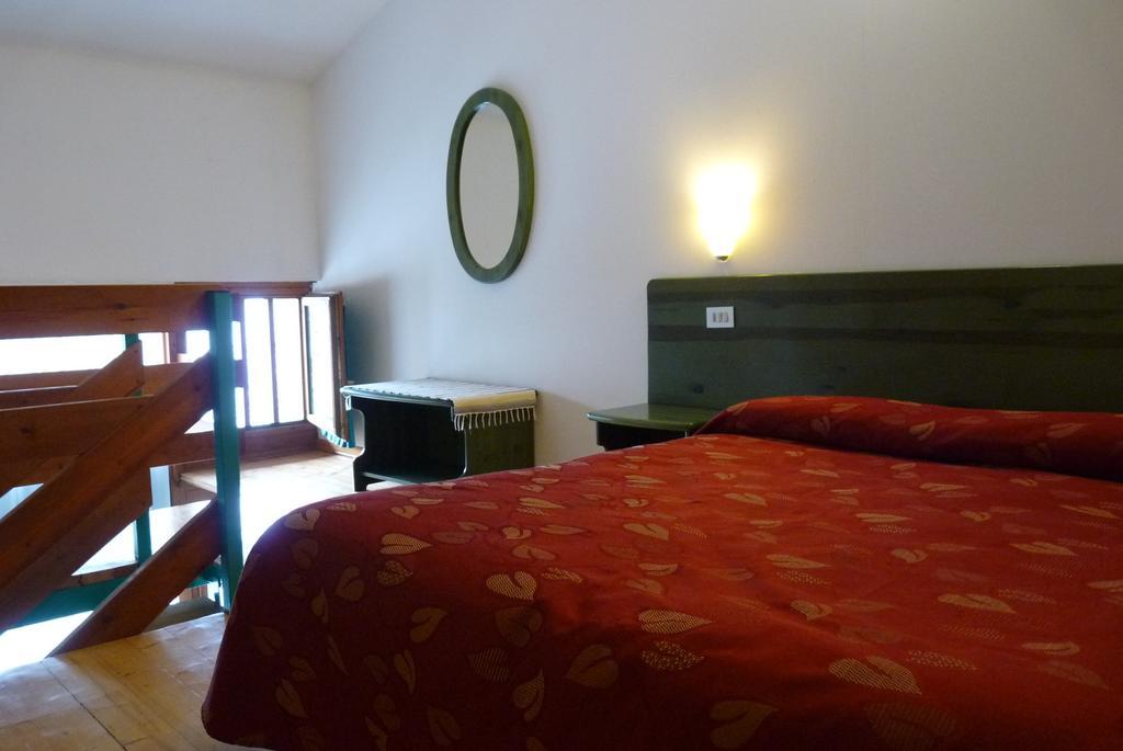 Hotel La Rosa เตโญ ภายนอก รูปภาพ