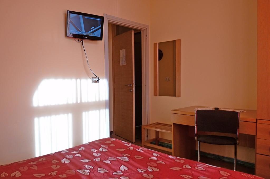 Hotel La Rosa เตโญ ภายนอก รูปภาพ