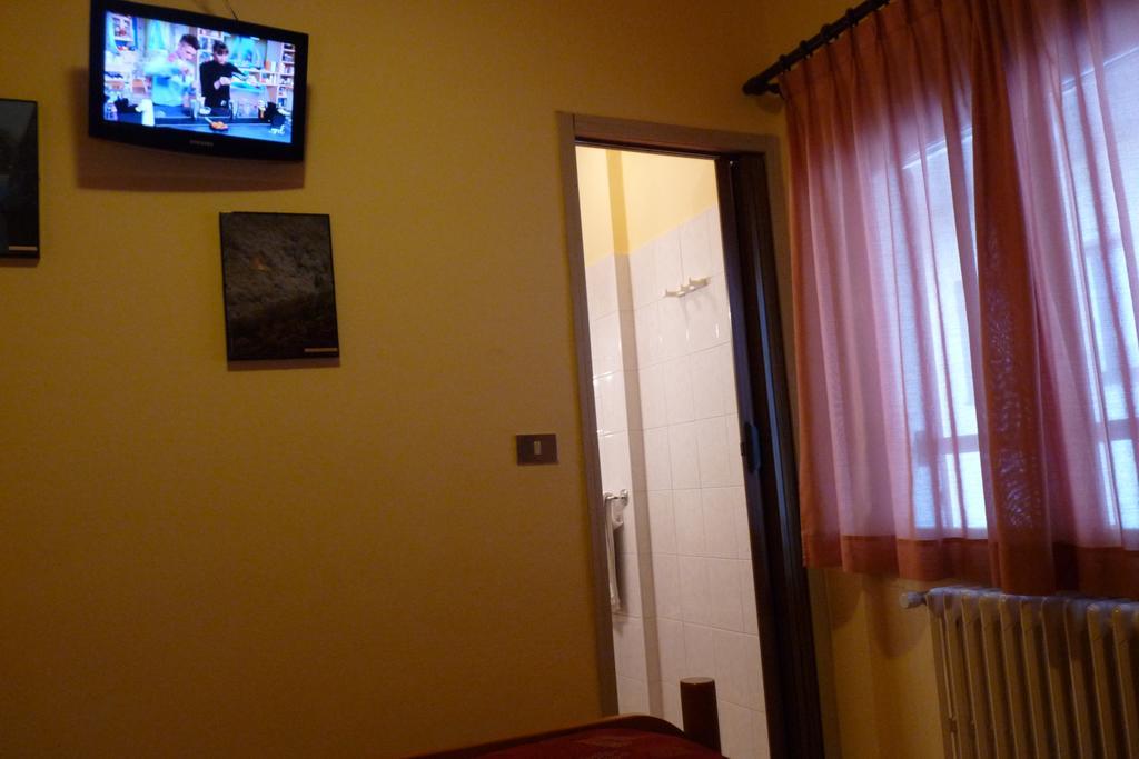 Hotel La Rosa เตโญ ภายนอก รูปภาพ